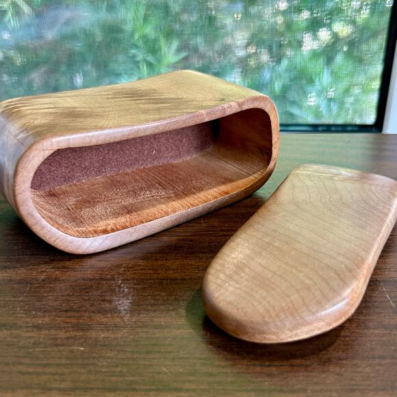 Handcrafted Curly Maple Wooden Lidded Trinket Box Artisan Signed 1987 - Picture 8 of 13